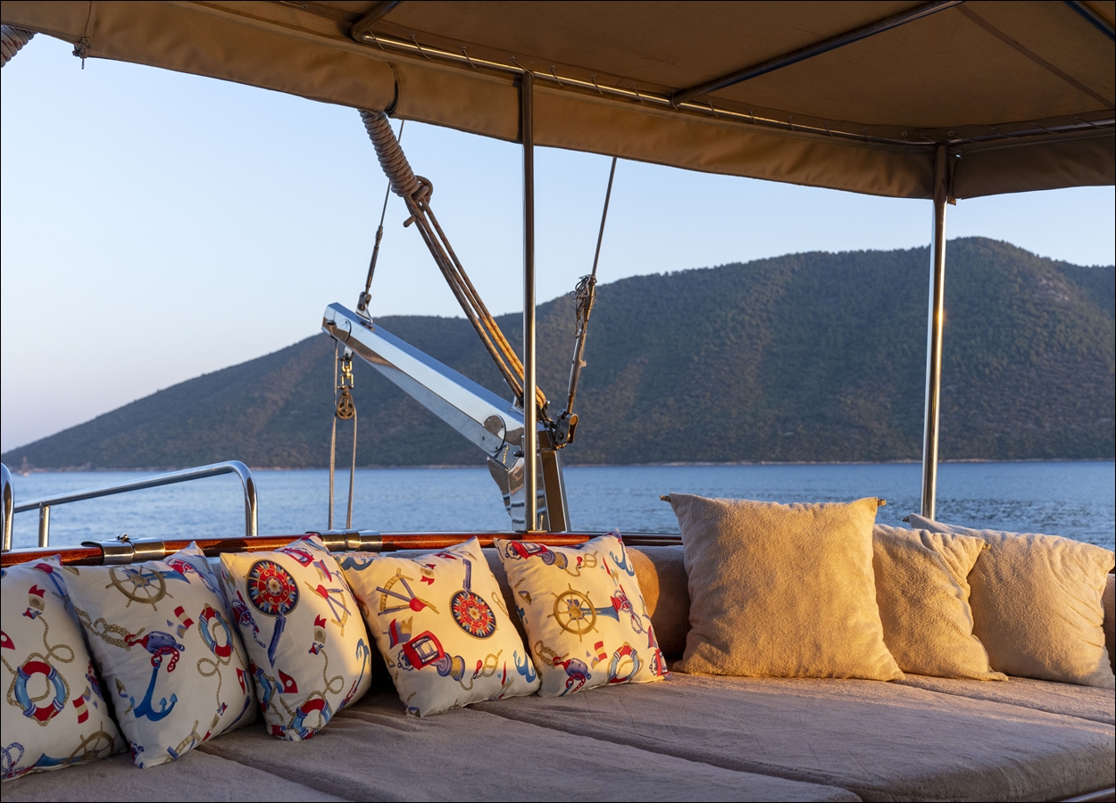 FURKAN III -DORİS ( LUX YACHT)